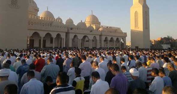 فتوى صلاة العيد سنة مؤكدة ولا فرق بين ادائها فى المسجد او الخلاء